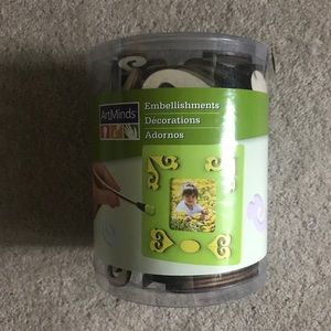 ArtMinds Embellishments